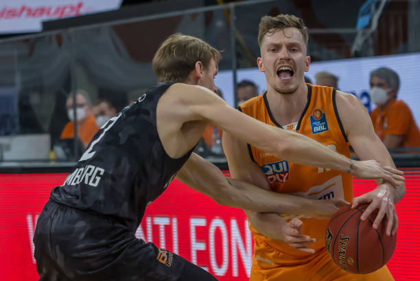 中发挥更大 中发挥更大